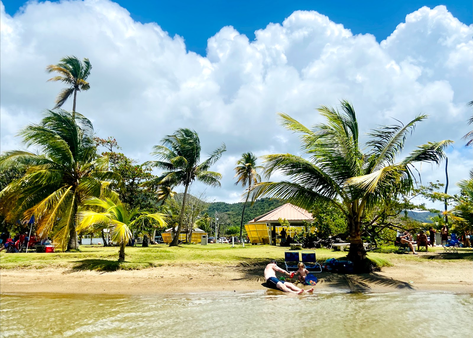 Foto di Playa Malecon De Patillas con spiaggia spaziosa