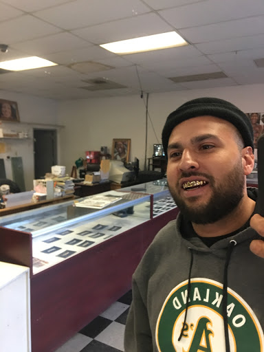 Jeweler «Grill Talk Gold Teeth Lab», reviews and photos, 127 E Jamestown St # D, Stockton, CA 95207, USA