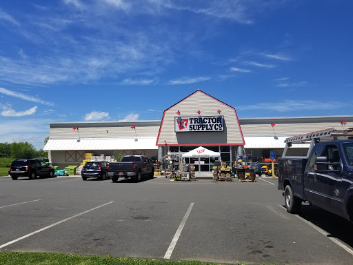 Home Improvement Store «Tractor Supply Co.», reviews and photos, 2945 Boston Post Rd, Guilford, CT 06437, USA