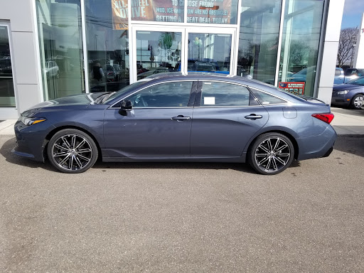 Toyota Dealer «Suburban Toyota», reviews and photos, 2100 W Maple Rd, Troy, MI 48084, USA