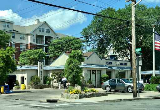 Car Wash «Dip-In Car Wash - Temporarily Closed for Renovations», reviews and photos, 712 Mamaroneck Ave, Mamaroneck, NY 10543, USA