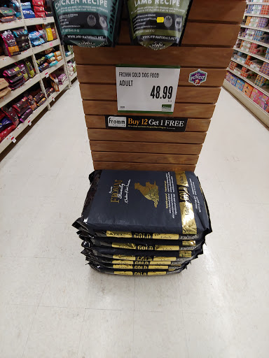 Pet Supply Store «Pet Supplies Plus», reviews and photos, 18610 W Bluemound Rd, Brookfield, WI 53045, USA