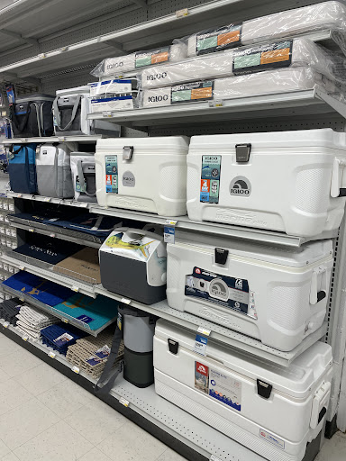 Marine Supply Store «West Marine», reviews and photos, 4141 S 76th St, Greenfield, WI 53220, USA