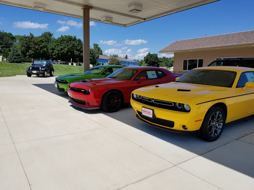 Used Car Dealer «Wayne Hall Chrysler Jeep Dodge», reviews and photos, 507 E Main St, Anamosa, IA 52205, USA