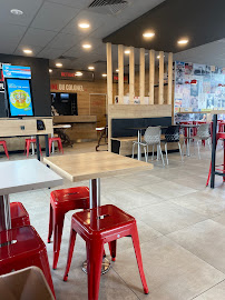 Atmosphère du Restaurant KFC Les Angles - n°13