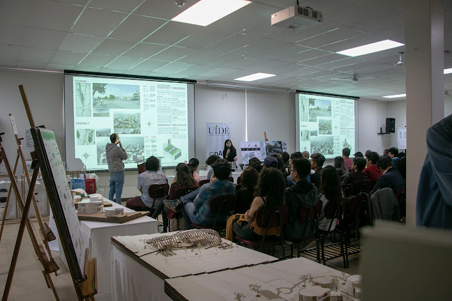 Opiniones de Auditorio Galo Plaza - UIDE en Quito - Escuela