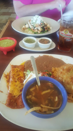 Mexican Restaurant «Los Cucos Mexican Restaurant», reviews and photos, 920 I-10, Seguin, TX 78155, USA