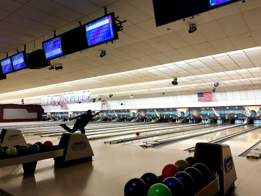 Bowling Alley «North Woods Lanes Bowling», reviews and photos, 10435 Valley View Rd, Macedonia, OH 44056, USA