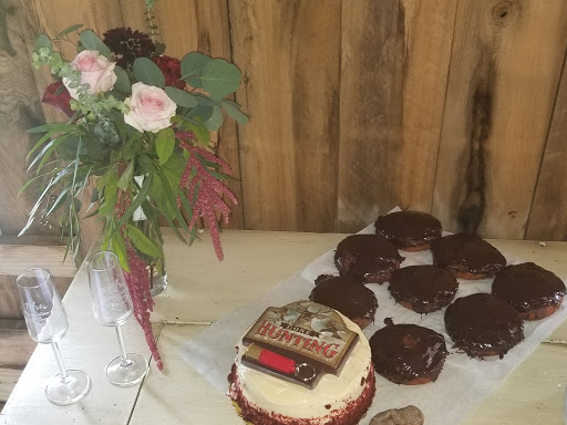 Dessert Shop «Honey Creme Donut Shop», reviews and photos, 514 Vincennes St, New Albany, IN 47150, USA