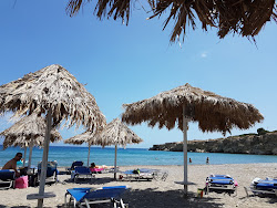Kaki Skala beach'in fotoğrafı imkanlar alanı