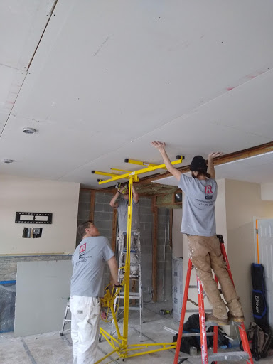 Painter «Red Line Painting», reviews and photos, 456 N Oakley Blvd, Chicago, IL 60612, USA