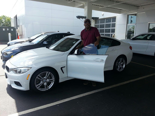 BMW Dealer «BMW of Milwaukee North», reviews and photos, 5990 N Green Bay Ave, Glendale, WI 53209, USA