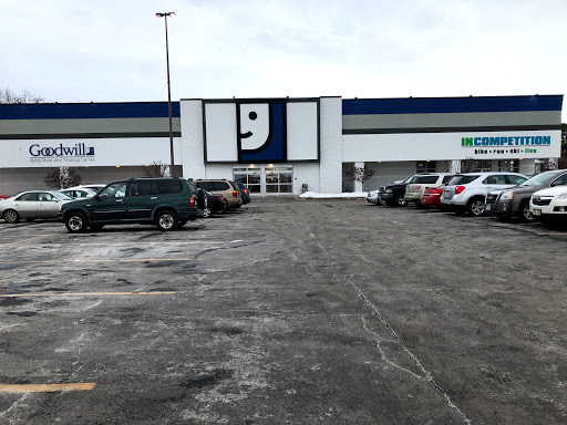 Green Bay West Goodwill Retail Store & Training Center, 1660 W Mason St, Green Bay, WI 54303, Thrift Store