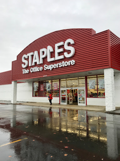Staples, 1150 NE Highway 99 West, McMinnville, OR 97128, USA, 