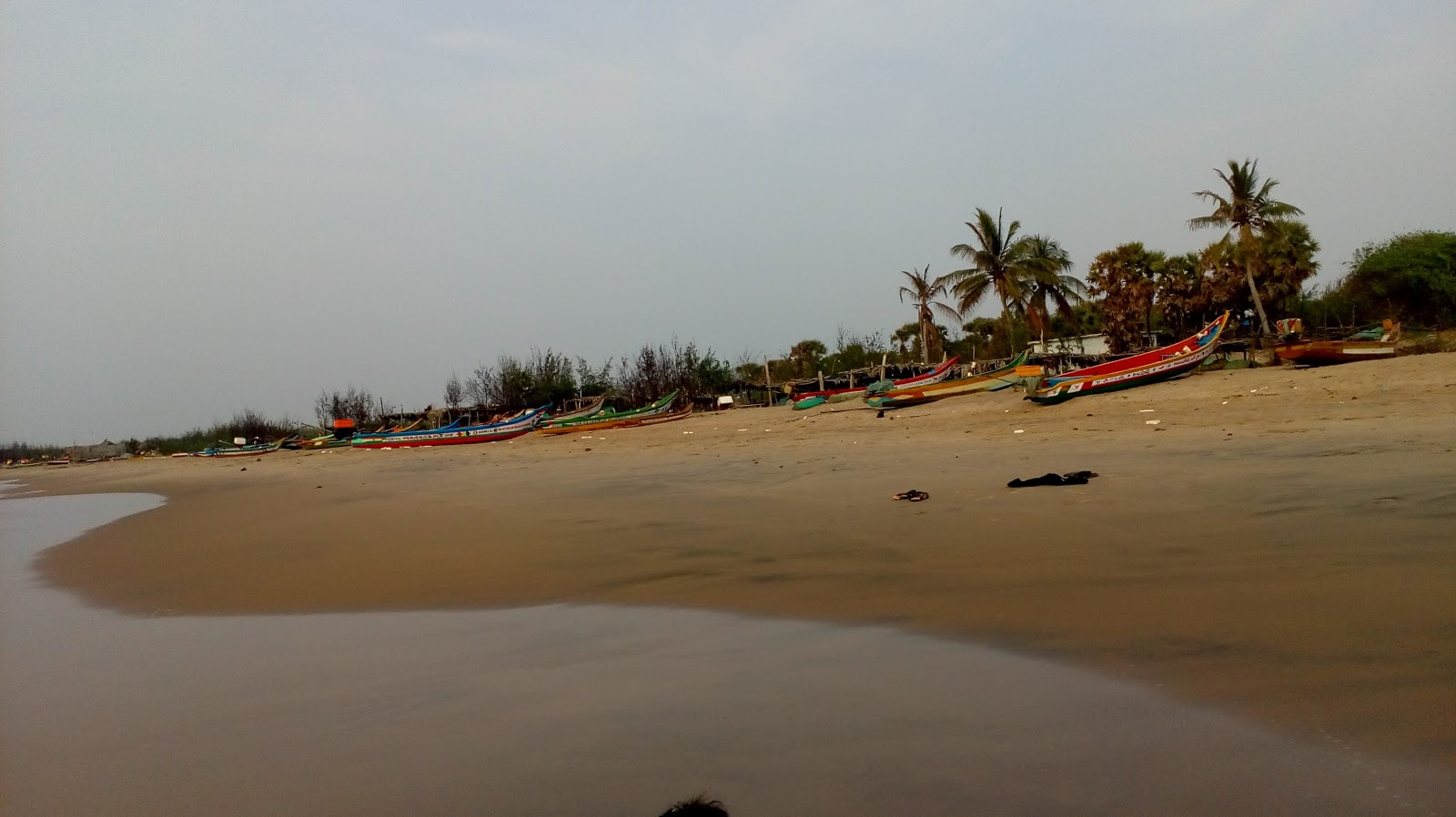 Foto de Kanuparthi Beach e o assentamento