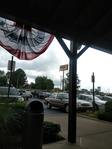 American Restaurant «Cracker Barrel Old Country Store», reviews and photos, 1534 Bear Creek Pike, Columbia, TN 38401, USA