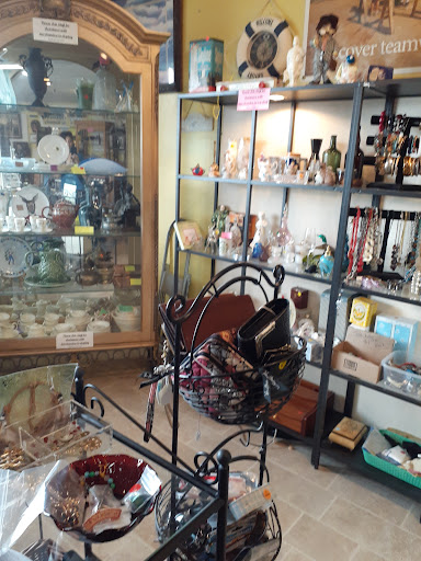 Thrift Store «Habitat For Humanity Thrift Store», reviews and photos, 1635 N Old Dixie Hwy, Jupiter, FL 33469, USA