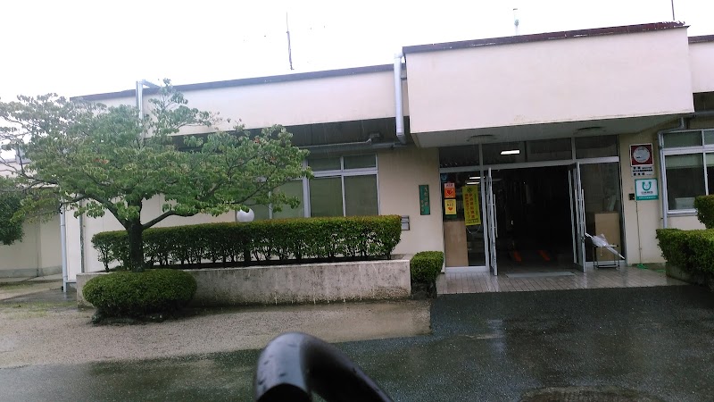 鷹取学園