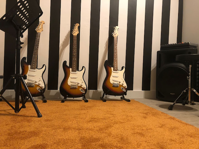 Academia de Música Desafios - Escola