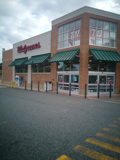 Walgreens, 226 Broadway, Taunton, MA 02780, USA, 