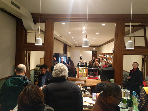 Wine Store «57th Street Wines», reviews and photos, 1448 E 57th St, Chicago, IL 60637, USA