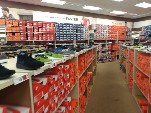 Shoe Store «Famous Footwear», reviews and photos, 519 SW Pine Island Rd, Cape Coral, FL 33991, USA