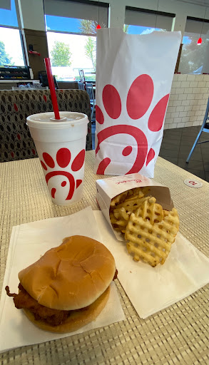 Fast Food Restaurant «Chick-fil-A», reviews and photos, 2585 E Hwy 50, Clermont, FL 34711, USA