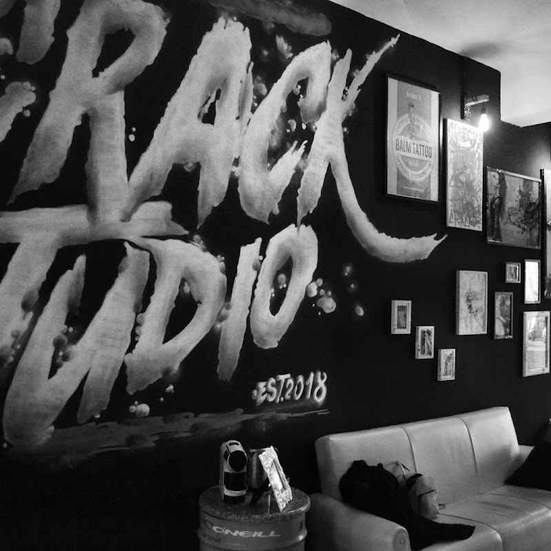 Crack Tattoo Studio