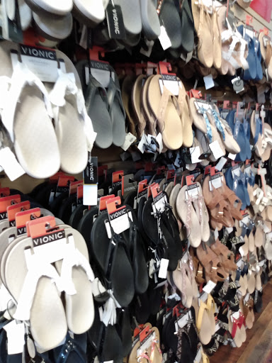 Clothing Store «Walk In the Woods», reviews and photos, 116 W 5th Ave, Mt Dora, FL 32757, USA