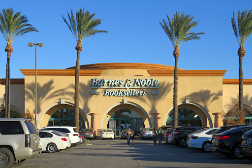 Barnes & Noble Booksellers Valencia, 23630 Valencia Blvd, Santa Clarita, CA 91355, USA, 