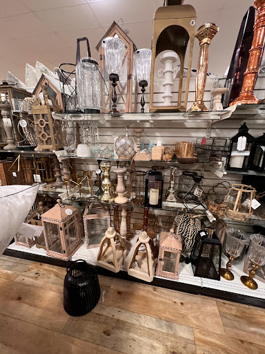 Home Goods Store «Tuesday Morning», reviews and photos, 911 Lithia Pinecrest Rd, Brandon, FL 33511, USA