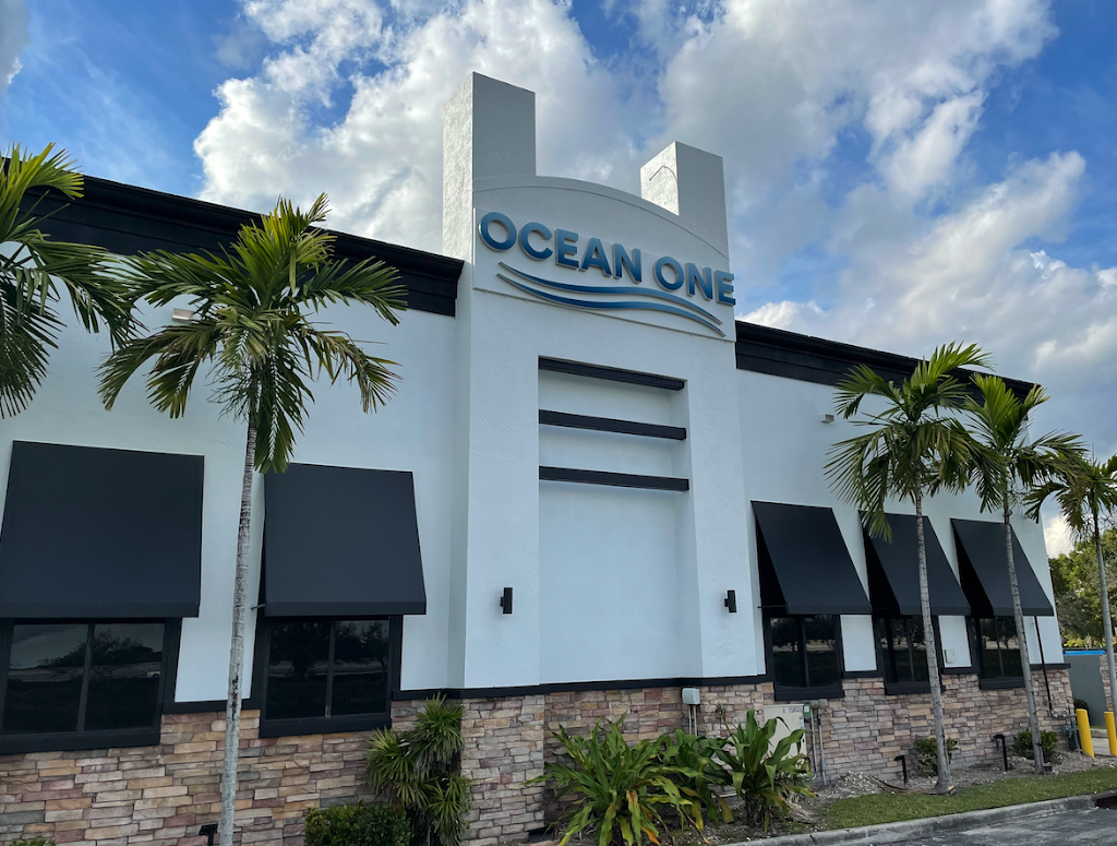 Ocean One Bar & Grille 33331