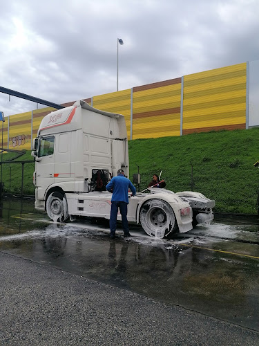 Lavagem de veículos pesados - Vila Franca de Xira