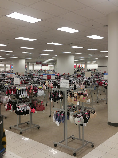 Clothing Store «Burlington Coat Factory», reviews and photos, 350 Towne Center Cir, Sanford, FL 32771, USA
