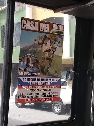 Bus hacia la Casa del árbol - Baños de Agua Santa