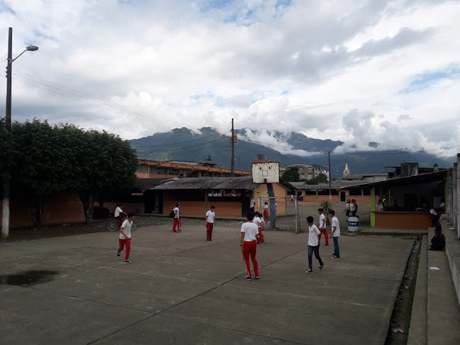 Opiniones de Unidad Educativa Diez de Agosto en Montalvo - Escuela