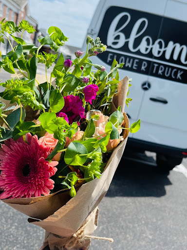 Shopping Mall «Longmeadow Shops», reviews and photos, 666 Bliss Rd # 2, Longmeadow, MA 01106, USA