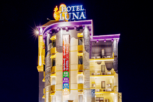 Hotel Shine image
