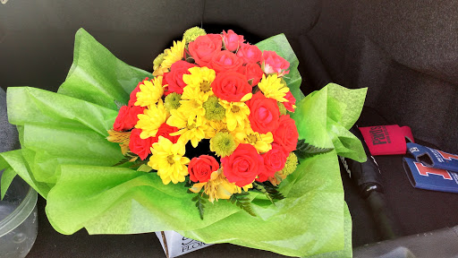 Grocery Store «Schnucks», reviews and photos, 109 N Mattis Ave, Champaign, IL 61821, USA