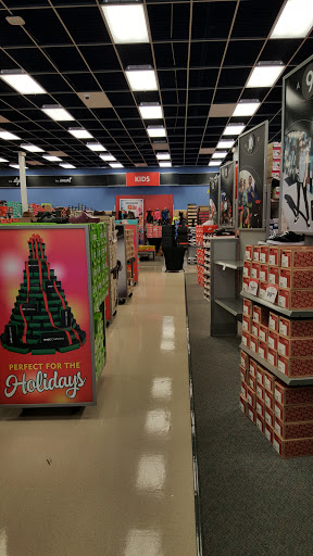 Shoe Store «Shoe Carnival», reviews and photos, 2105 N Prospect Ave, Champaign, IL 61822, USA