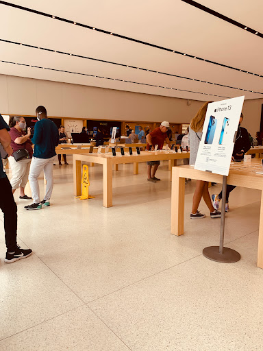 Computer Store «Apple St. Johns Town Center», reviews and photos, 4835 River City Dr, Jacksonville, FL 32246, USA