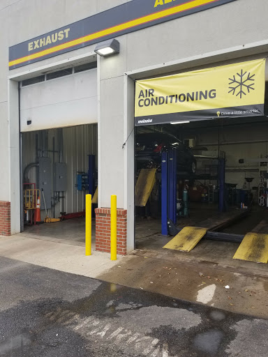 Auto Repair Shop «Meineke Car Care Center», reviews and photos, 303 W Pulaski Hwy, Elkton, MD 21921, USA