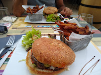 Hamburger du Restaurant LE DUELLAS à Saint-Martial-d'Artenset - n°16