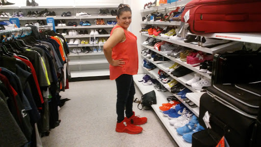 Clothing Store «Ross Dress for Less», reviews and photos, 2350 Lincoln Hwy E, Lancaster, PA 17602, USA