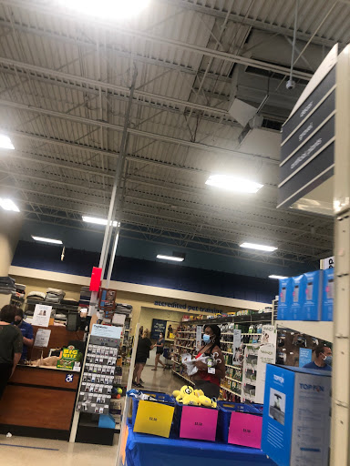 Pet Supply Store «PetSmart», reviews and photos, 3995 Welsh Rd, Willow Grove, PA 19090, USA
