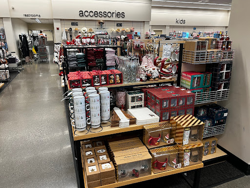 Department Store «Nordstrom Rack Glendale Fashion Center», reviews and photos, 227 N Glendale Ave, Glendale, CA 91206, USA