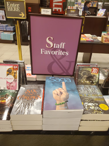 Book Store «Barnes & Noble», reviews and photos, 112 Eisenhower Pkwy, Livingston, NJ 07039, USA