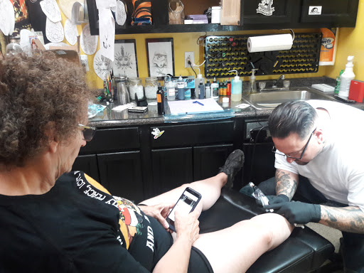 Tattoo Shop «Defiance Tattoo Company», reviews and photos, 122 Miracle Strip Pkwy SE, Fort Walton Beach, FL 32548, USA