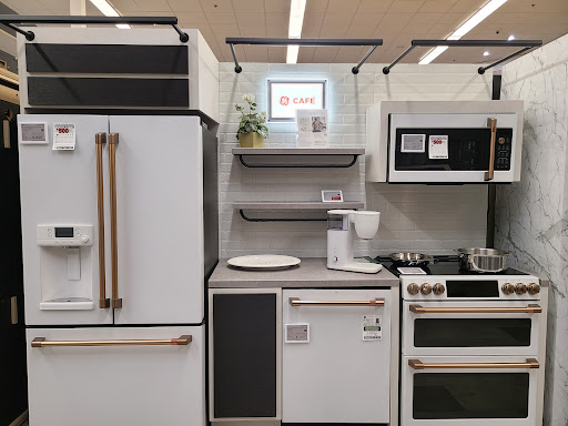 Appliance Store «Famous Tate Appliance & Bedding Centers», reviews and photos, 1015 E Brandon Blvd, Brandon, FL 33511, USA