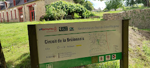 Photo n°12 de Parc de la Tour Du Guesclin à Grand-Fougeray ()